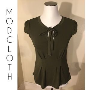 MODCLOTH olive green shirt Never Worn size Small